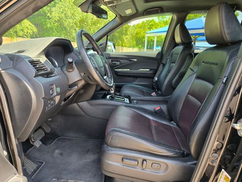 Used 2017 Honda Ridgeline Black Edition image 9
