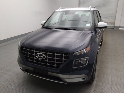 Used 2020 Hyundai Venue FWD image 15