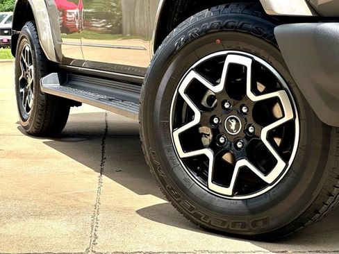 Used 2025 Ford Bronco Outer Banks AWD/4WD image 6
