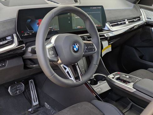 New 2025 BMW X2 xDrive28i w/ Technology Package image 3
