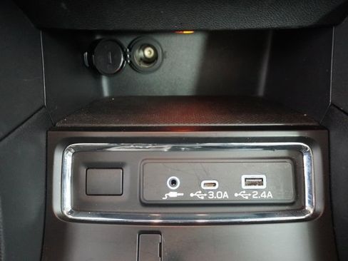 Used 2024 Subaru Ascent Premium w/ Convenience Package image 29