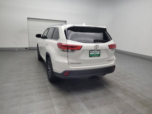 Used 2019 Toyota Highlander SE image 5