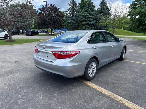 Used 2017 Toyota Camry LE FWD image 3