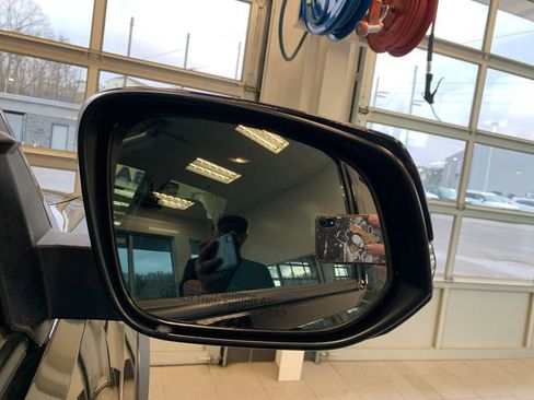 Used 2023 Toyota Tacoma TRD Off-Road w/ Technology Package image 19