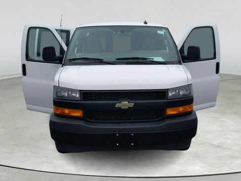 Used 2019 Chevrolet Express 3500 Extended w/ Driver Convenience Package RWD image 9