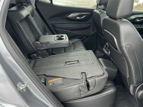 Used 2024 GMC Terrain SLT w/ Tech Package image 33