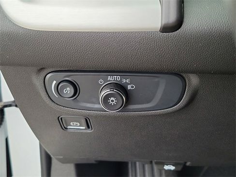 Certified 2024 GMC Terrain SLE image 18