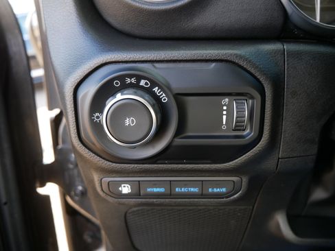 Used 2023 Jeep Wrangler Rubicon w/ Safety Group image 26