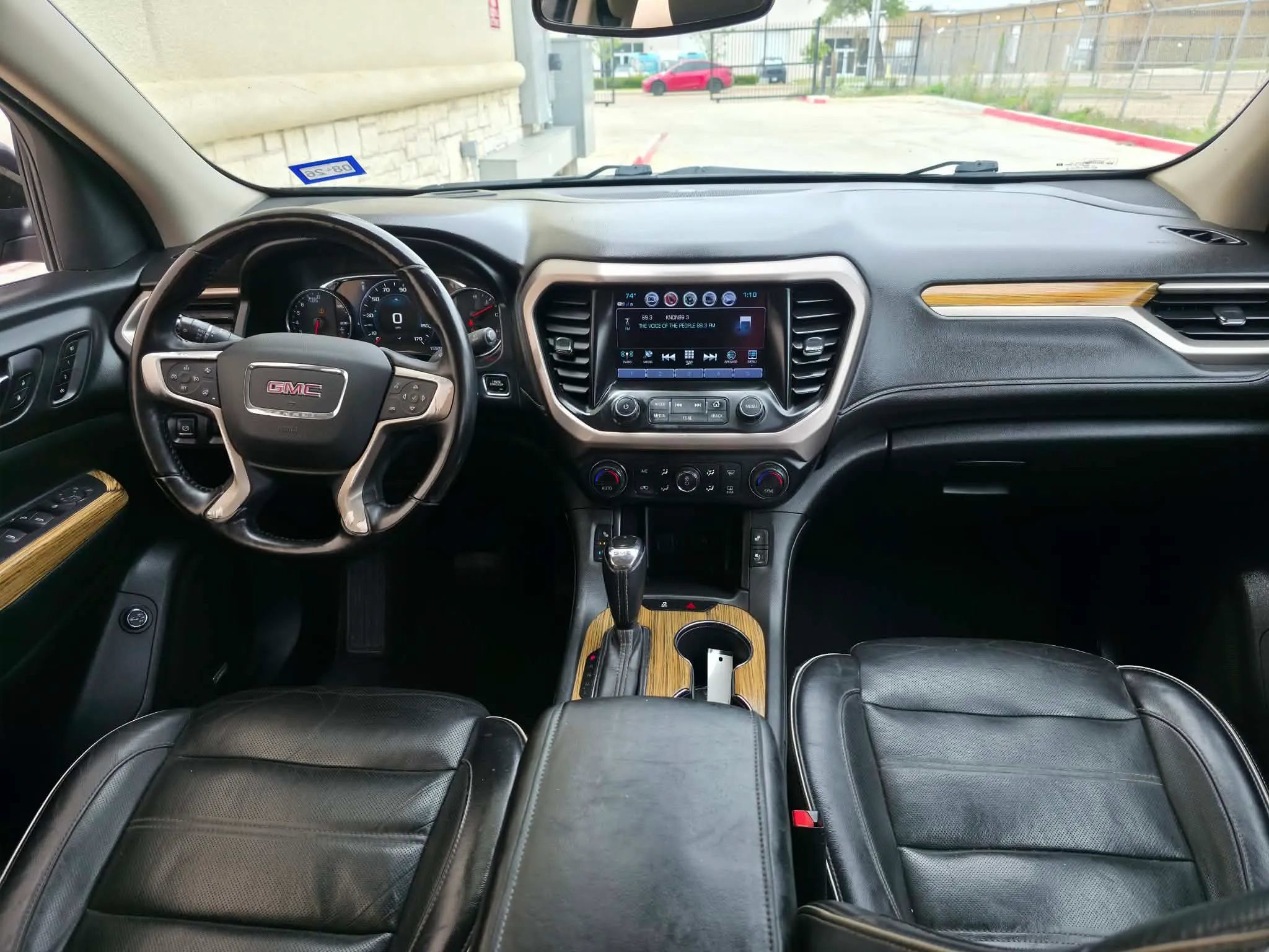 Used 2018 GMC Acadia Denali w/ Technology Package FWD image 14
