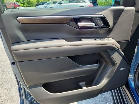 New 2026 Chevrolet Tahoe High Country AWD/4WD image 8