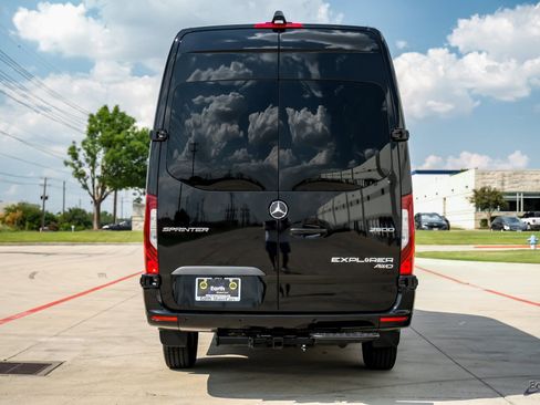 Used 2025 Mercedes-Benz Sprinter 2500 image 9