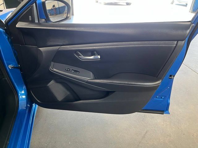 Used 2024 Nissan Sentra SV FWD image 12