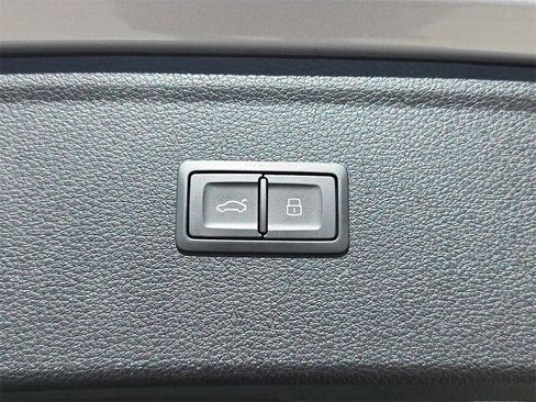 Certified 2025 Audi Q5 2.0T Premium Plus image 13