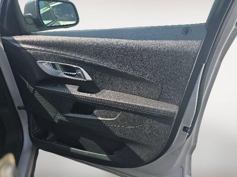 Used 2017 Chevrolet Equinox LS AWD/4WD image 10