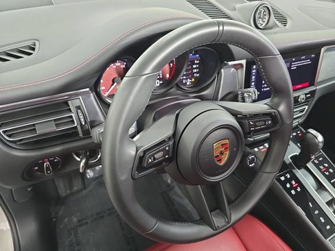 Certified 2025 Porsche Macan GTS AWD/4WD image 4