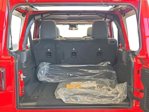 Used 2025 Jeep Wrangler Sport S image 12