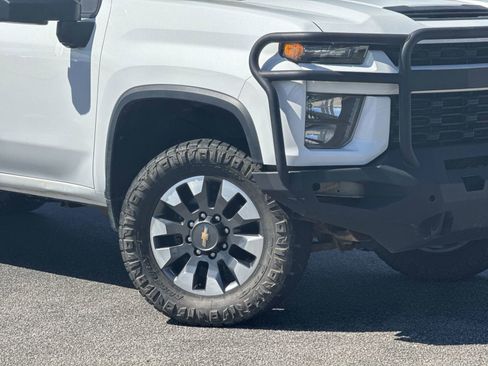 Used 2021 Chevrolet Silverado 2500 Custom w/ Custom Value Package image 13