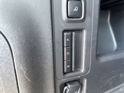Used 2025 Ford Expedition Active AWD/4WD image 27