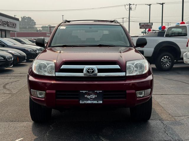 Used 2005 Toyota 4Runner SR5 AWD/4WD image 2