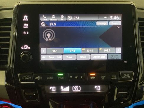 Used 2024 Honda Odyssey Touring image 12