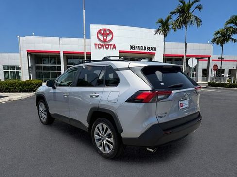 Used 2023 Toyota RAV4 XLE Premium FWD image 5