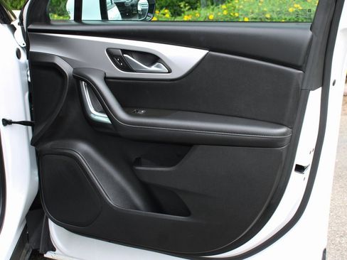 Used 2022 Chevrolet Blazer LT image 40