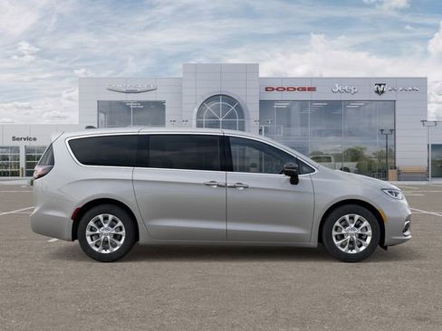 New 2026 Chrysler Pacifica Select image 21