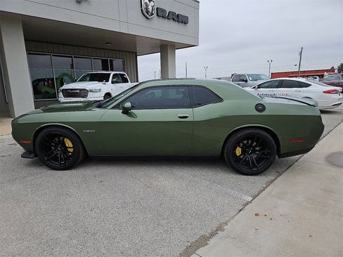 Certified 2022 Dodge Challenger R/T image 2