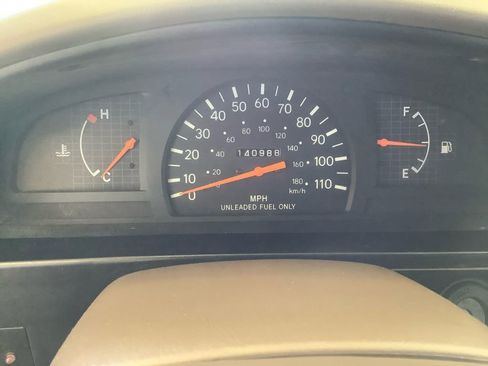 Used 2000 Toyota Tacoma 2WD Regular Cab image 10