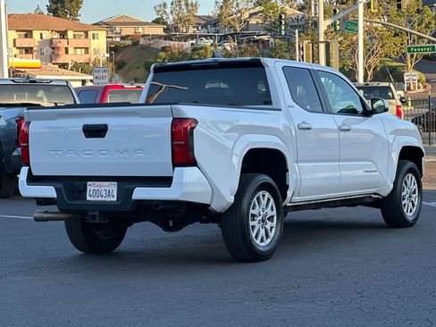 Used 2024 Toyota Tacoma SR5 image 5