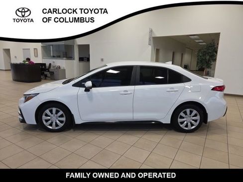 Used 2024 Toyota Corolla SE image 1
