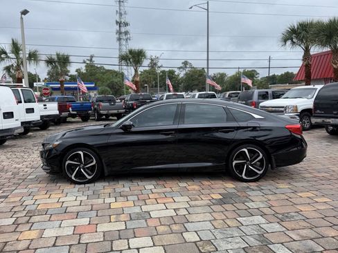 Used 2018 Honda Accord Sport image 10