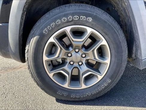 Used 2020 Jeep Cherokee Trailhawk w/ Cold Weather Group image 8