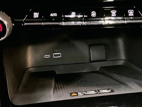 Used 2024 Chevrolet Traverse RS w/ LPO, Floor Liner Package image 16