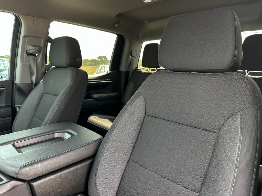 Used 2024 Chevrolet Silverado 1500 LT AWD/4WD image 14
