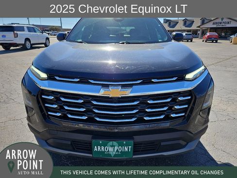 Used 2025 Chevrolet Equinox LT image 3