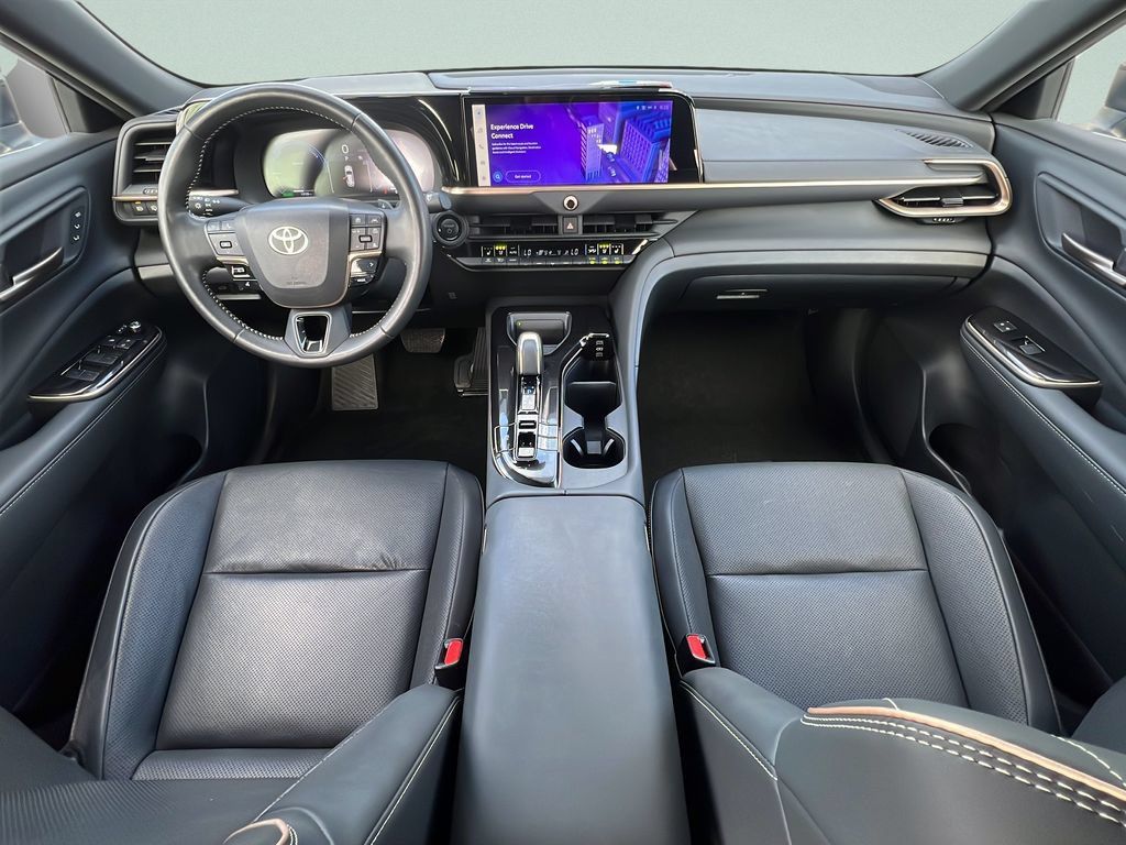 Used 2025 Toyota Crown Signia AWD/4WD image 11