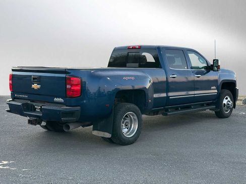 Used 2015 Chevrolet Silverado 3500 High Country w/ Duramax Plus Package image 3