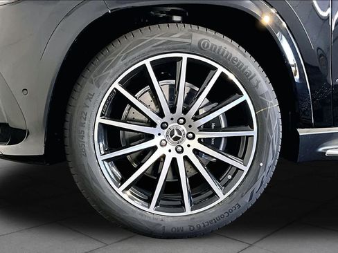 New 2026 Mercedes-Benz GLS 580 4MATIC image 17
