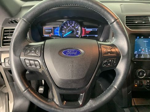 Used 2019 Ford Explorer XLT w/ Equipment Group 202A image 21