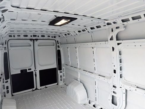 Used 2025 RAM ProMaster 3500 w/ Convenience Group FWD image 25