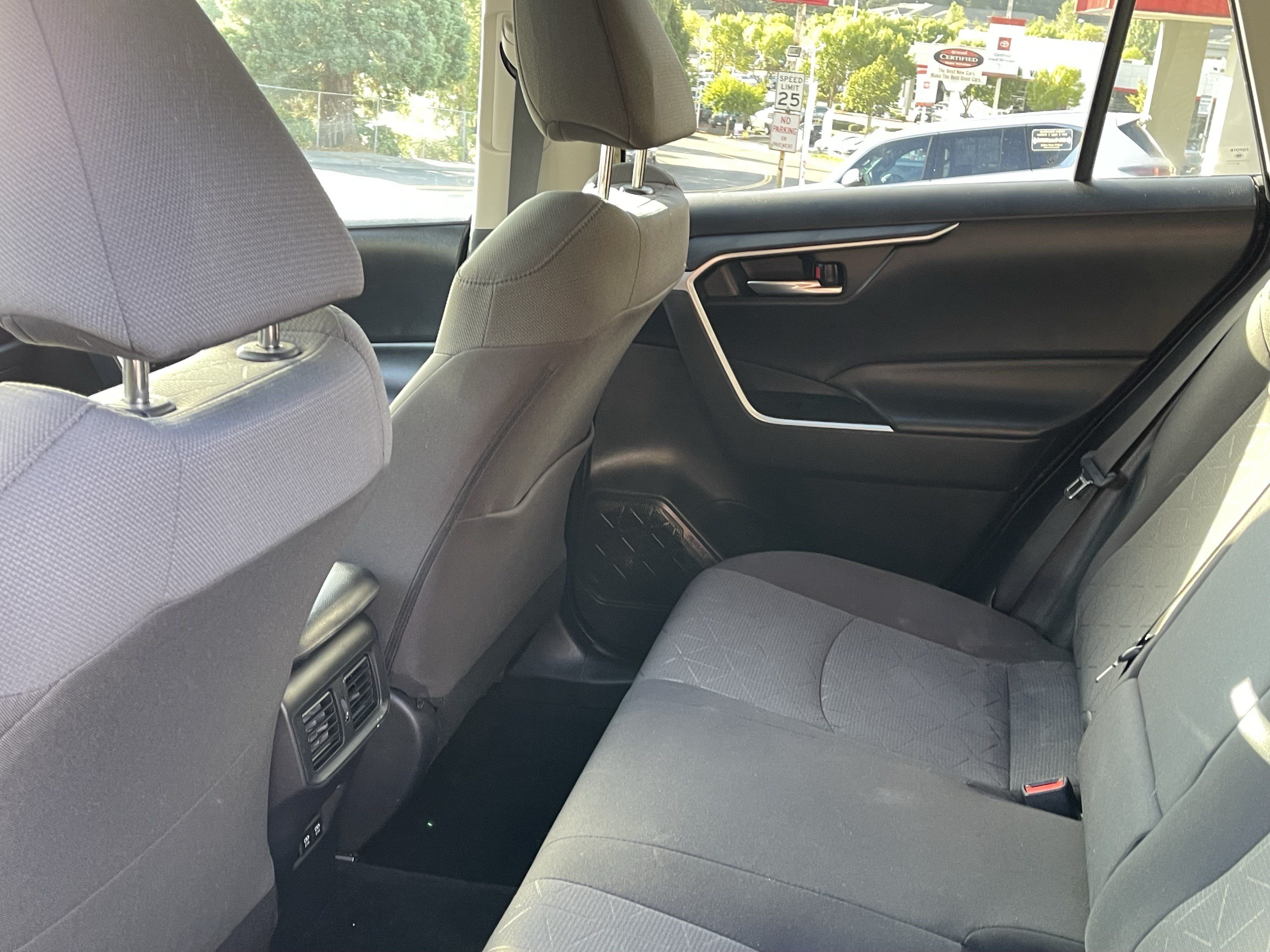 Certified 2021 Toyota RAV4 XLE w/ Convenience Package AWD/4WD image 15