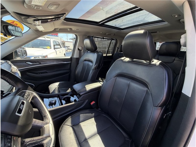 Used 2021 Jeep Grand Cherokee L Limited w/ Luxury Tech Group II AWD/4WD image 19