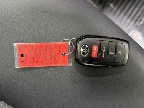 Used 2024 Toyota Corolla Cross XSE w/ Convenience Package image 32