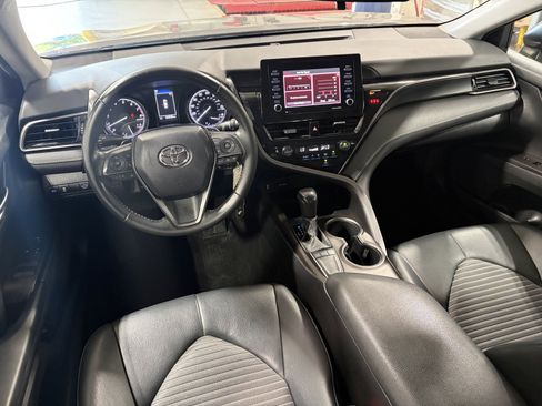 Used 2022 Toyota Camry SE FWD image 10
