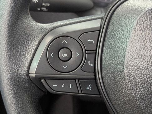 Used 2025 Toyota Corolla LE image 16