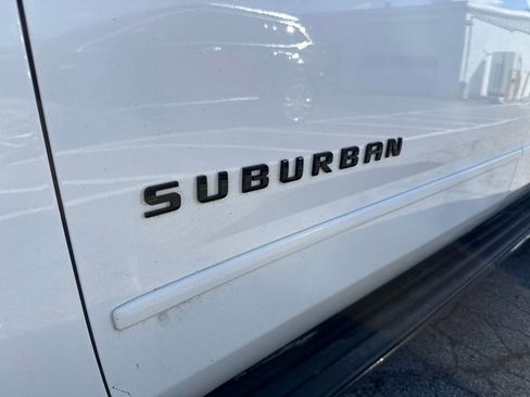 Used 2020 Chevrolet Suburban Premier image 12