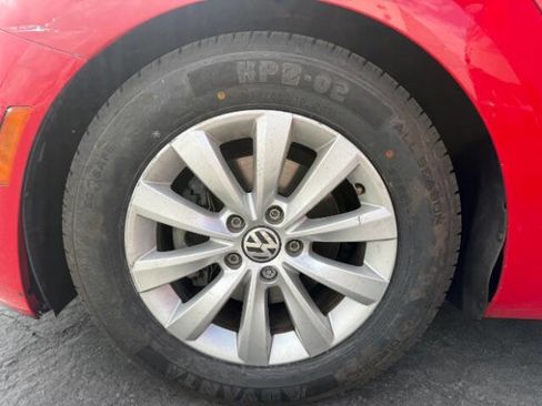 Used 2016 Volkswagen Beetle 1.8T FWD image 17