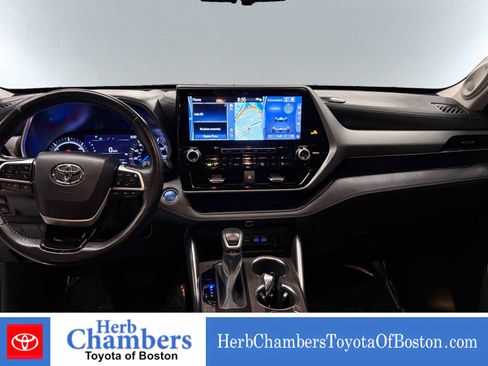 Used 2022 Toyota Highlander Platinum AWD/4WD image 6