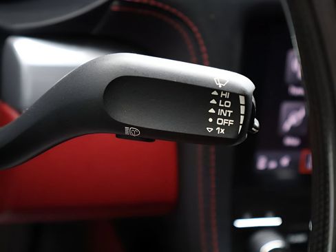Used 2024 Porsche 718 Boxster RWD image 28